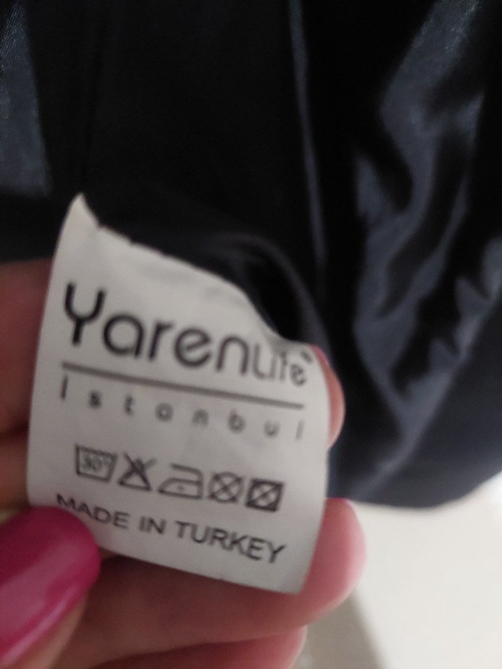 Siyah Kapüşonlu Düğmeli Kaban - Görsel 3