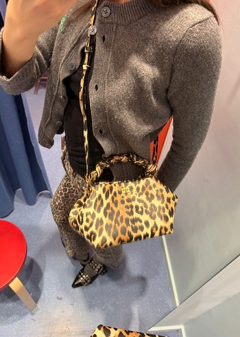 Ganni orijinal Bou Bag Leo Desenli çanta - Görsel 3