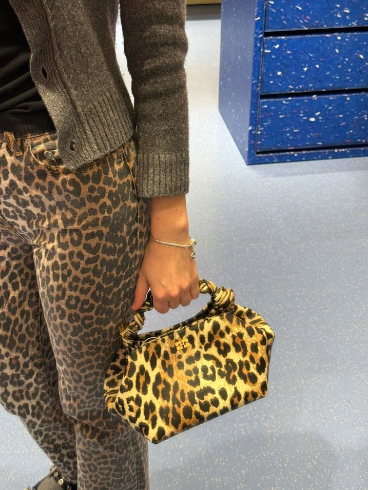 Ganni orijinal Bou Bag Leo Desenli çanta - Görsel 4