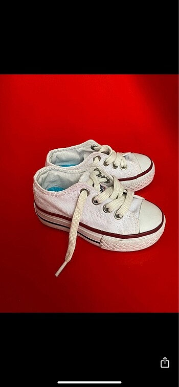 Beyaz converse