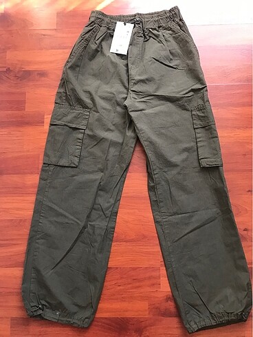 Zara Zara asker yeşil erkek çock paraşut kumaş pantolon 13.14 yaş