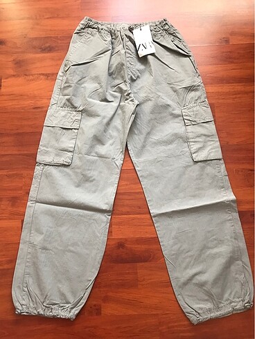 Zara Zara paraşüt kumaş pantolon erkek çocuk 13.14 yaş