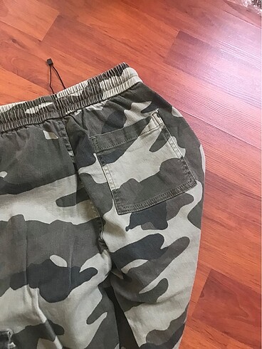 9 Yaş Beden haki Renk Zara kamuflaj desen pantolon erkek çocuk 9 yaş