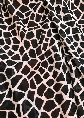 Kadın Siyah Beyaz Desenli İnce Şal - Görsel 5