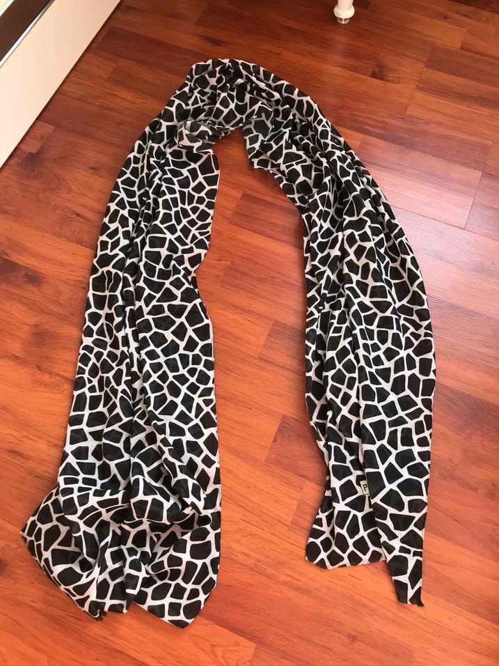 Kadın Siyah Beyaz Desenli İnce Şal - Görsel 2
