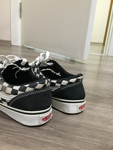 37 Beden damalı vans