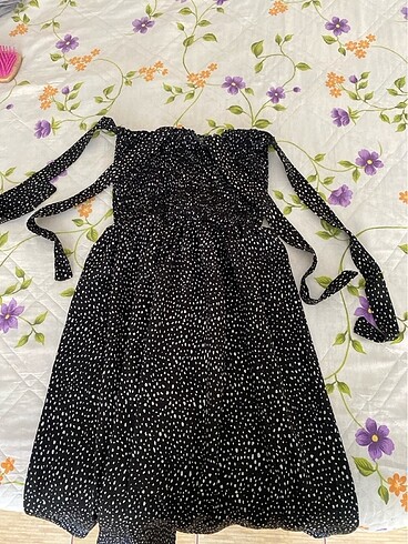 Kolu bağlamalı elbise