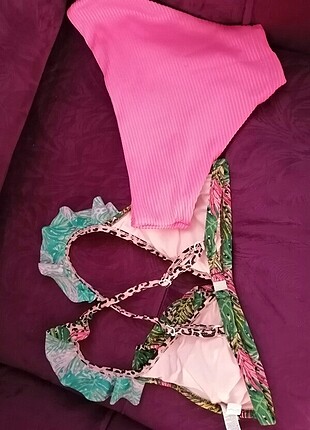 Pembe bikini