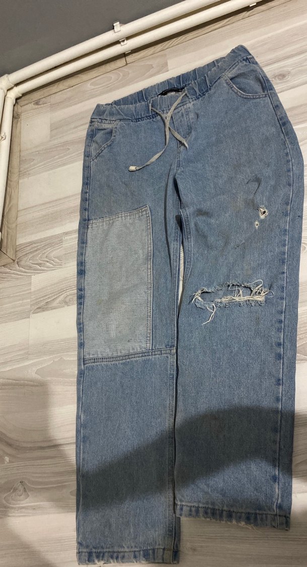 Siyah Bağcıklı Yırtık Salaş Kadın Jean - Görsel 2