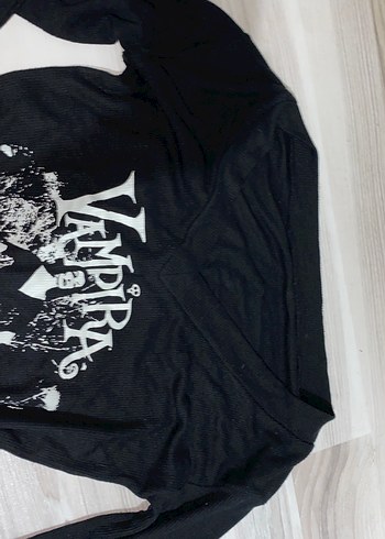 Vampira Baskılı Siyah Uzun Kollu Bluz hiç giyilmedi - Görsel 2