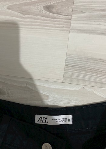 Zara Düğmeli Siyah Mini Kot Şort - Görsel 4