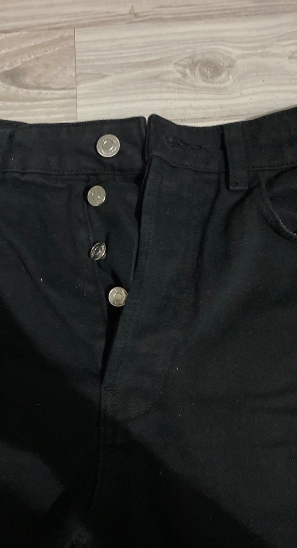 Zara Düğmeli Siyah Mini Kot Şort - Görsel 2