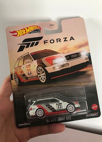 HOTWHEELS PREMIUM forza audi quatro kutusu Altan açıktır 