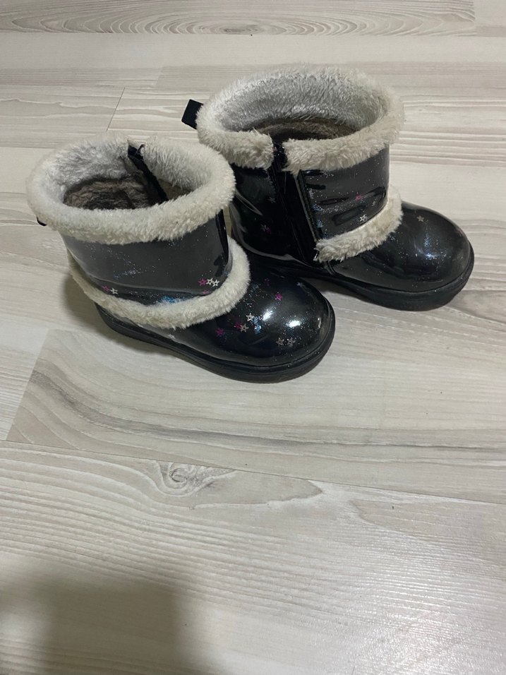 Kız Çocuk Siyah Kürklü ışıklı bot - Görsel 2