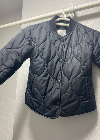 Düğmeli Siyah  kapitone Erkek Çocuk Mont - Görsel 2