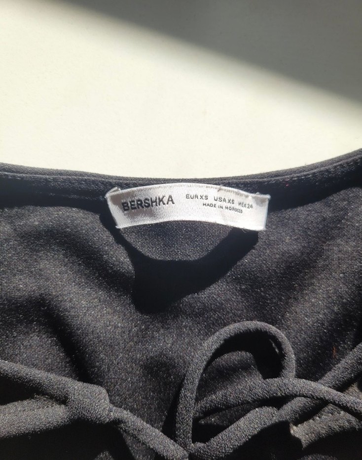 Siyah Fiyonk Detaylı Halter Yaka Mini Bluz - Görsel 3