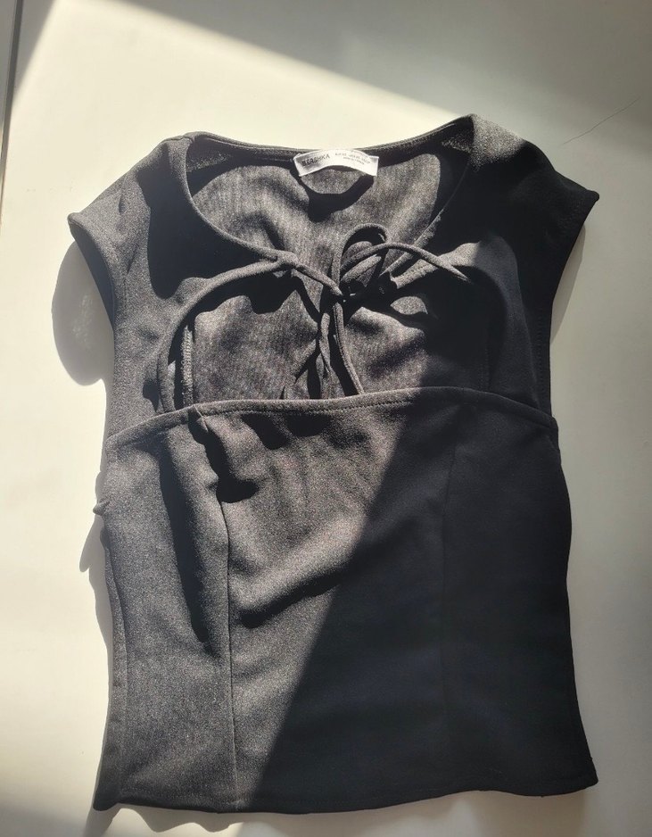 Siyah Fiyonk Detaylı Halter Yaka Mini Bluz - Görsel 2