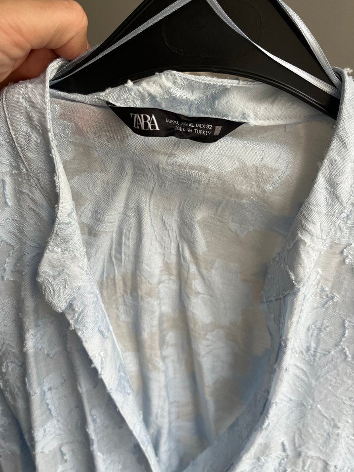 Zara Düğmeli V Yaka Uzun Kollu Keten Gömlek - Görsel 2