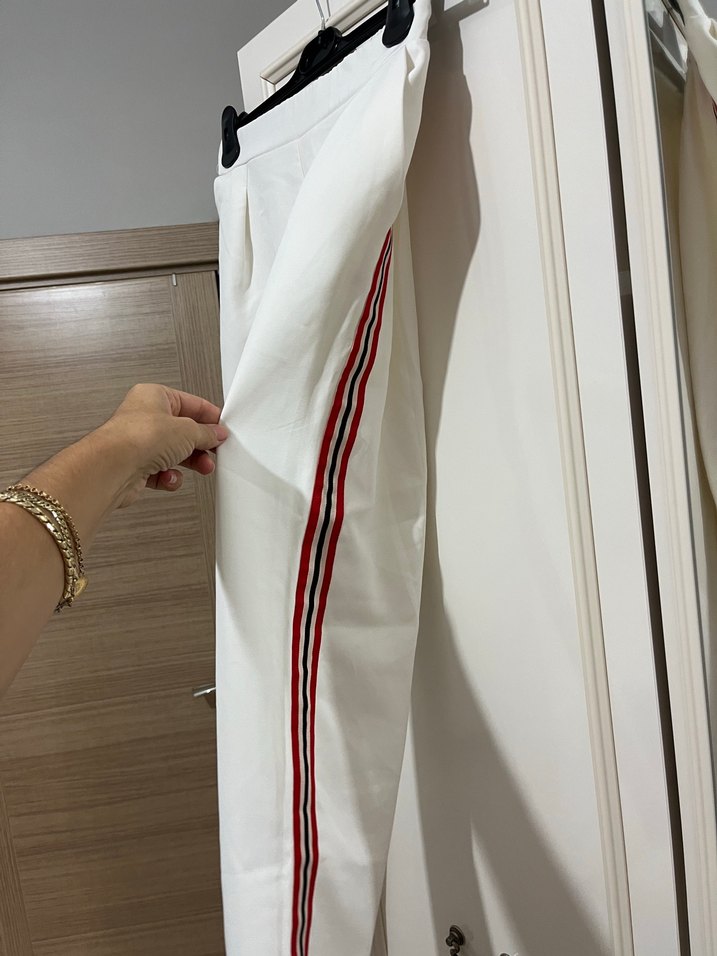 Beyaz Fermuarlı Midi Kumaş Kadın Pantolon - Görsel 2