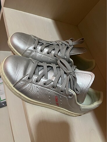36 Beden Adidas gümüş ayakkabı