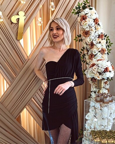 Siyah elbise