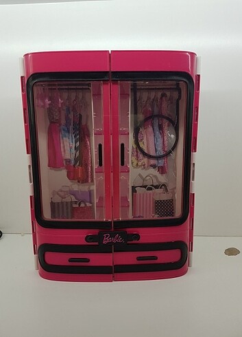 Beden Barbie giydirme dolabı