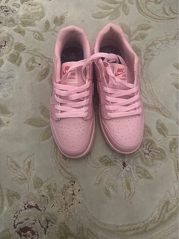 nike dunk low pink