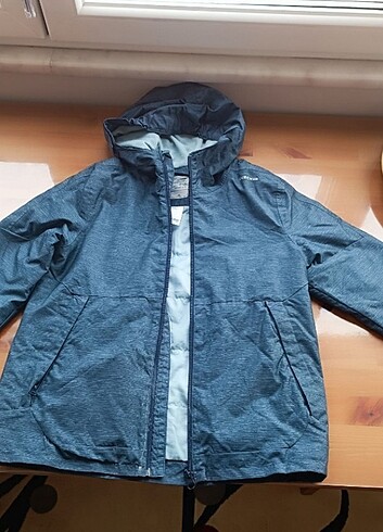 Decathlon outdoor mont,rüzgar geçirmez 12 yaş.Sıfırdan farksız!!