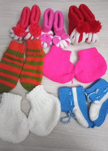 Renkli Örgü Kız Bebek Patikleri - Görsel 2