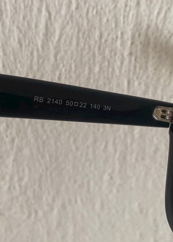Beden Şeffaf Siyah Ray-Ban Kadın Güneş Gözlüğü