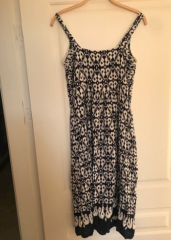 Kolsuz Desenli Elbise - Görsel 3