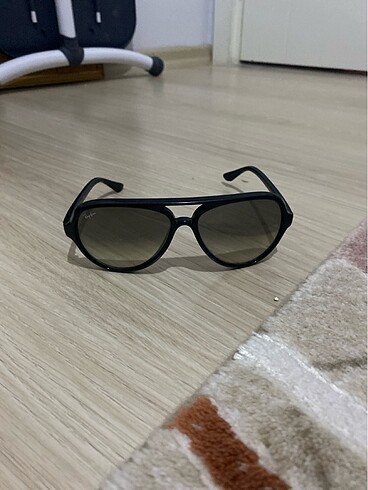 Ray Ban