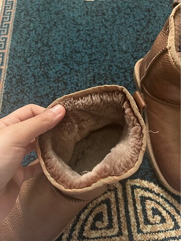 Diğer Kahverengi peluş bot