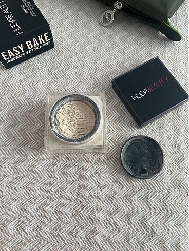  Beden Renk Huda beauty pudra