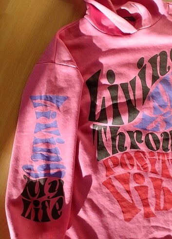 Pembe baskılı sweat