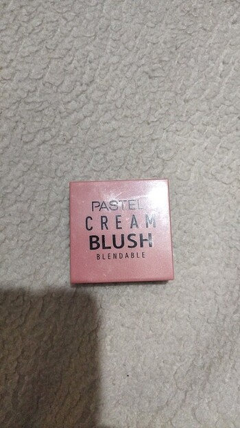 Pastel cream blush 