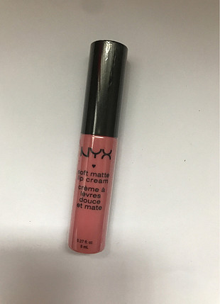NYX Soft Matte Tokyo Lipcream 