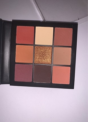  Beden Huda Beauty Warm Brown Obsessions Far Paleti