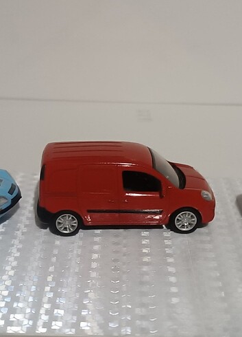 3 ADET 1/43 MODEL ARABA 