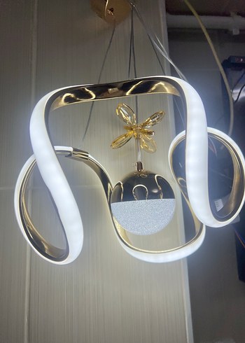 Altın Renk Modern LED Avize