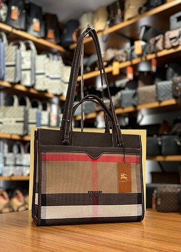 Burberry Kadın çanta modeli