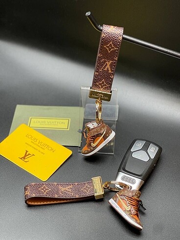 LOUIS VUITTON & NIKE İTHAL DERİ ANAHTARLIK