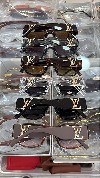 Beden LOUIS VUITTON KADIN GÖZLÜK