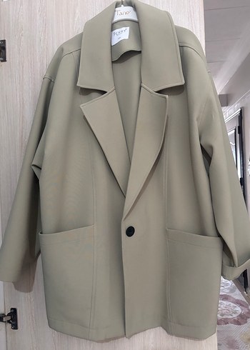 Düğmeli Kısa Kadın Blazer