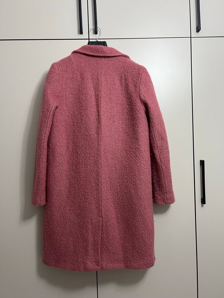 Düğmeli Pembe Kabarık Kaban - Görsel 2