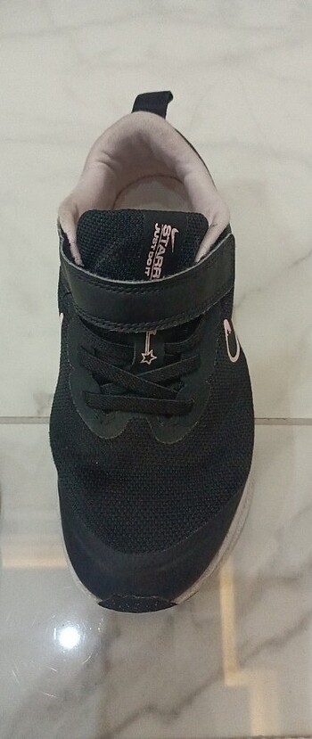32 Beden siyah Renk 32 Numara Orijinal Nike Starrunner Çocuk Ayakkabısi