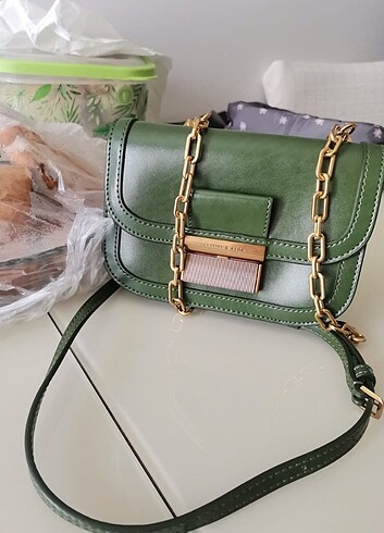 Charles & Keith Charles&Keith yurtdisindan hiç kullanilmadi