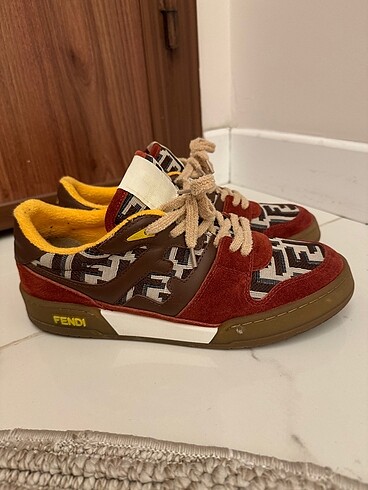 41 Beden Fendi ayakkabı