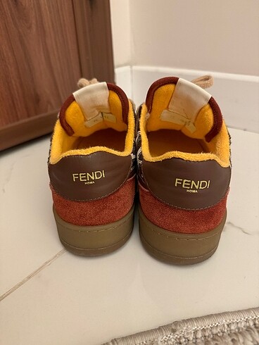 41 Beden çeşitli Renk Fendi ayakkabı