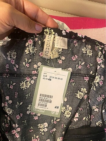 46 Beden siyah Renk H&M çiçekli elbise